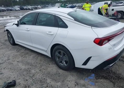 2022 Kia K5 Lxs z USA, uszkodzony, nr VIN 5XXG14J28NG145537